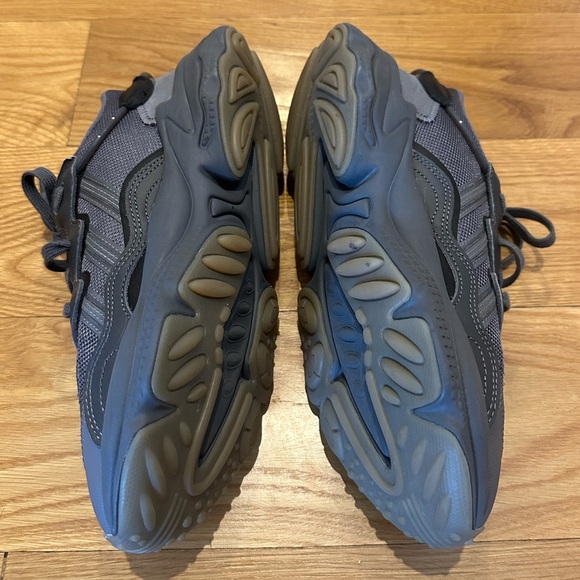 ADIDAS OZWEEGO - Men's Dark Gray Sneakers - Picture 7 of 9